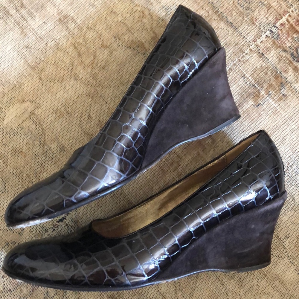 🕶️Taryn Rose brown leather croc embossed suede heel wedge pumps 11 - Picture 6 of 9